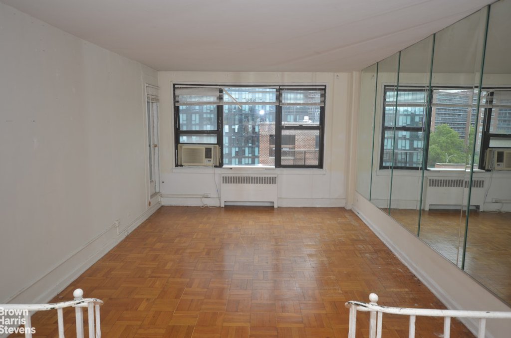 98-22 63rd Drive, Unit 7B photo 4