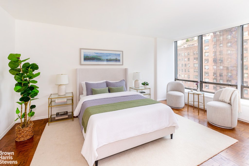 870 United Nations Plaza, Unit 10C photo 10