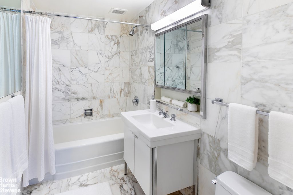 870 United Nations Plaza, Unit 10C photo 11