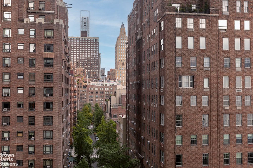 870 United Nations Plaza, Unit 10C photo 13