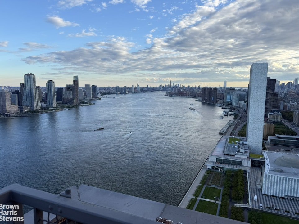 870 United Nations Plaza, Unit 10C photo 19