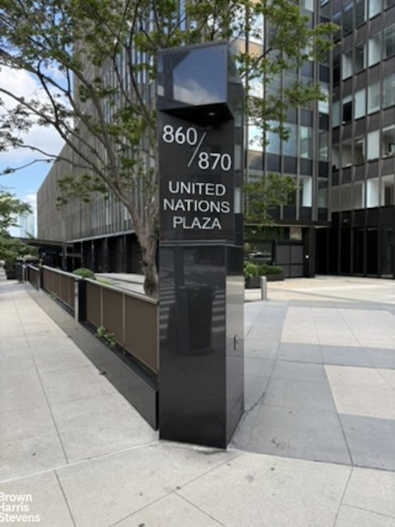 870 United Nations Plaza, Unit 10C photo 21