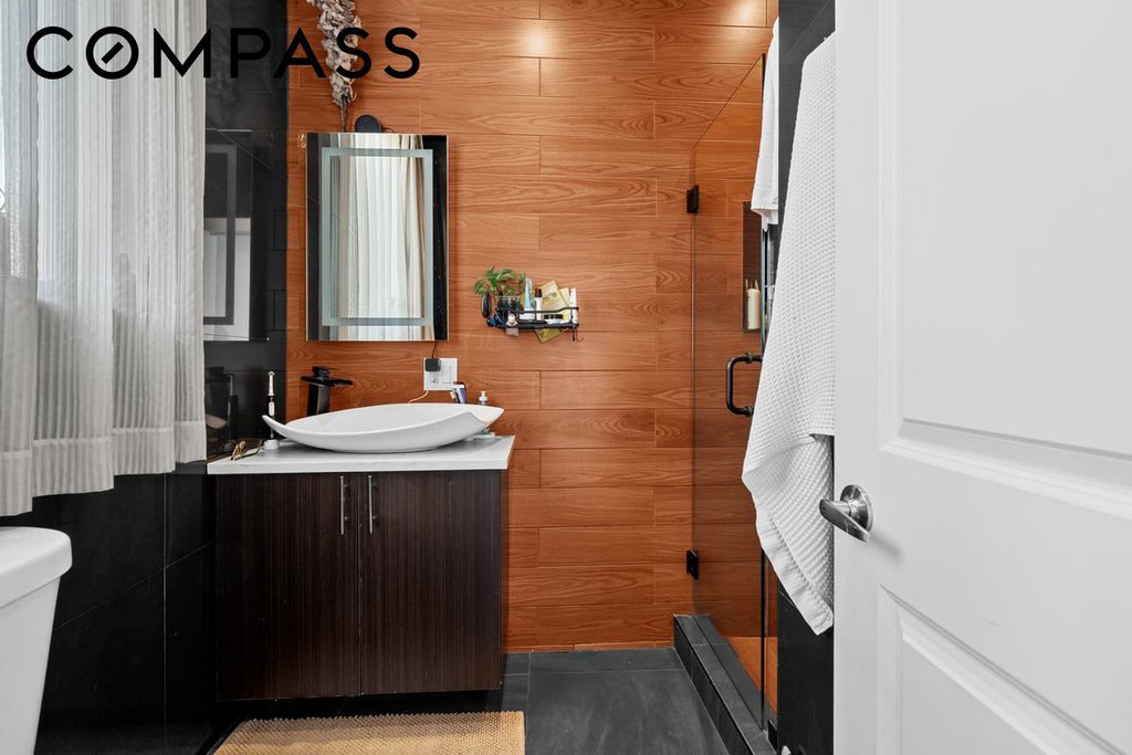 83 Suydam Street, Unit MULTI photo 9