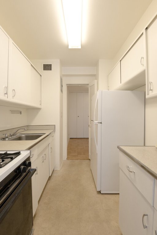 310 Lexington Avenue, Unit 5H photo 6