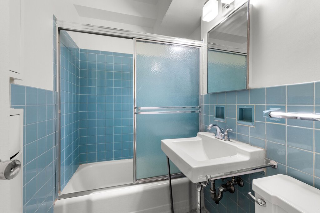 310 Lexington Avenue, Unit 5H photo 7