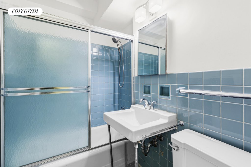 310 Lexington Avenue, Unit 5H photo 17