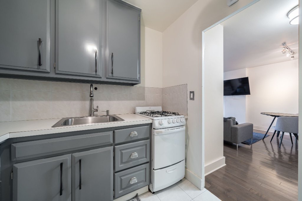305 East 24th Street, Unit 11K photo 7
