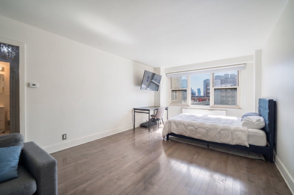 305 East 24th Street, Unit 11K photo 10