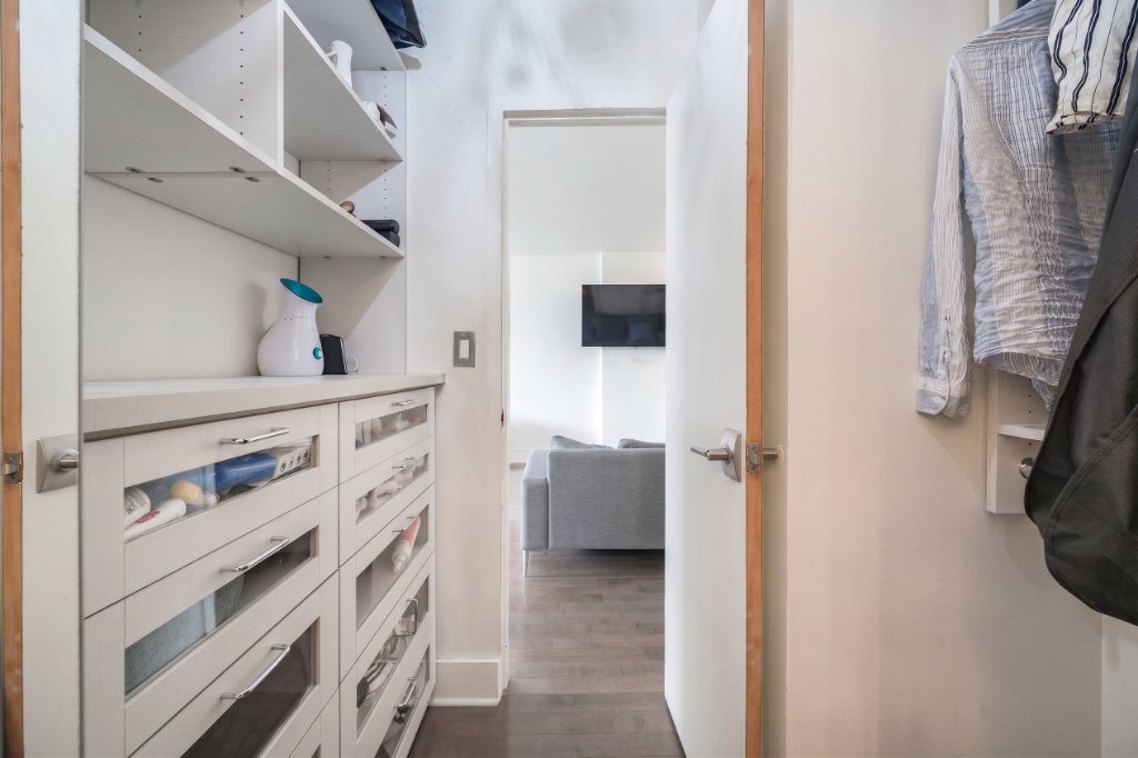 305 East 24th Street, Unit 11K photo 16