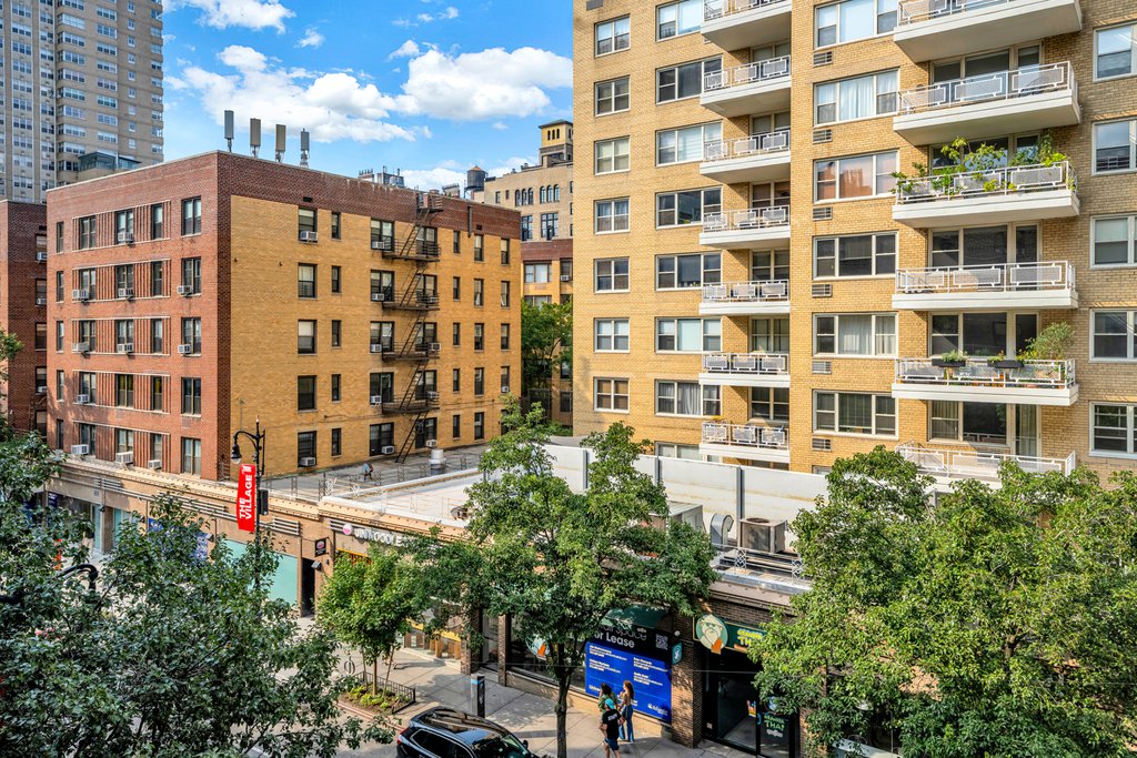 54 East 8th Street, Unit 4J photo 12