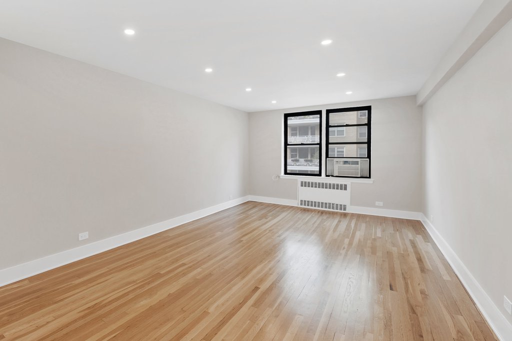 54 East 8th Street, Unit 4J photo 2