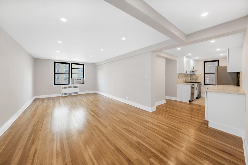 54 East 8th Street, Unit 4J photo 8