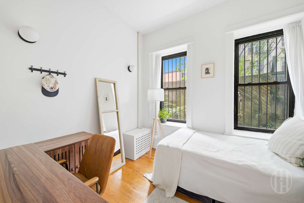 467 Pacific Street, Unit 4 photo 9