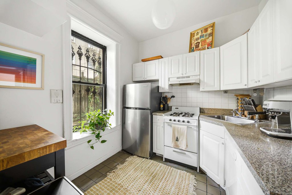 467 Pacific Street, Unit 4 photo 11