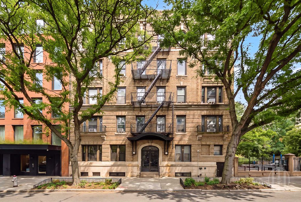 467 Pacific Street, Unit 4 photo 13
