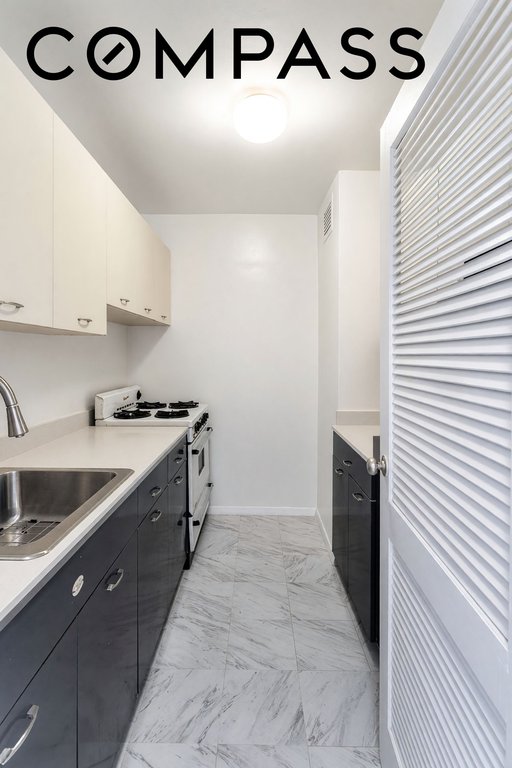 205 West End Avenue, Unit 17E photo 5