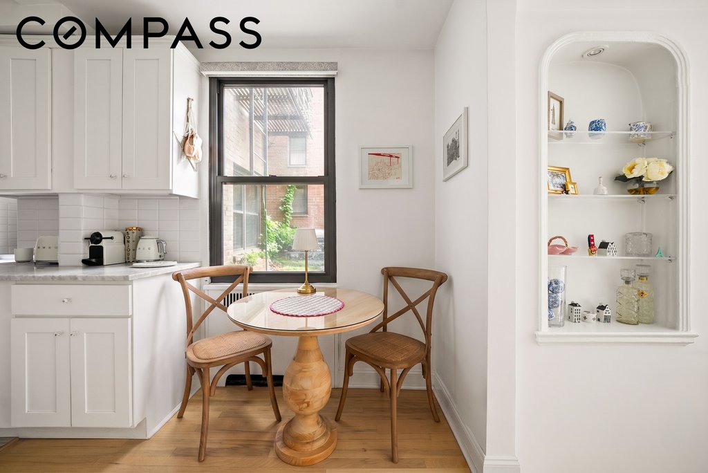 225 East 74th Street, Unit 1G photo 4