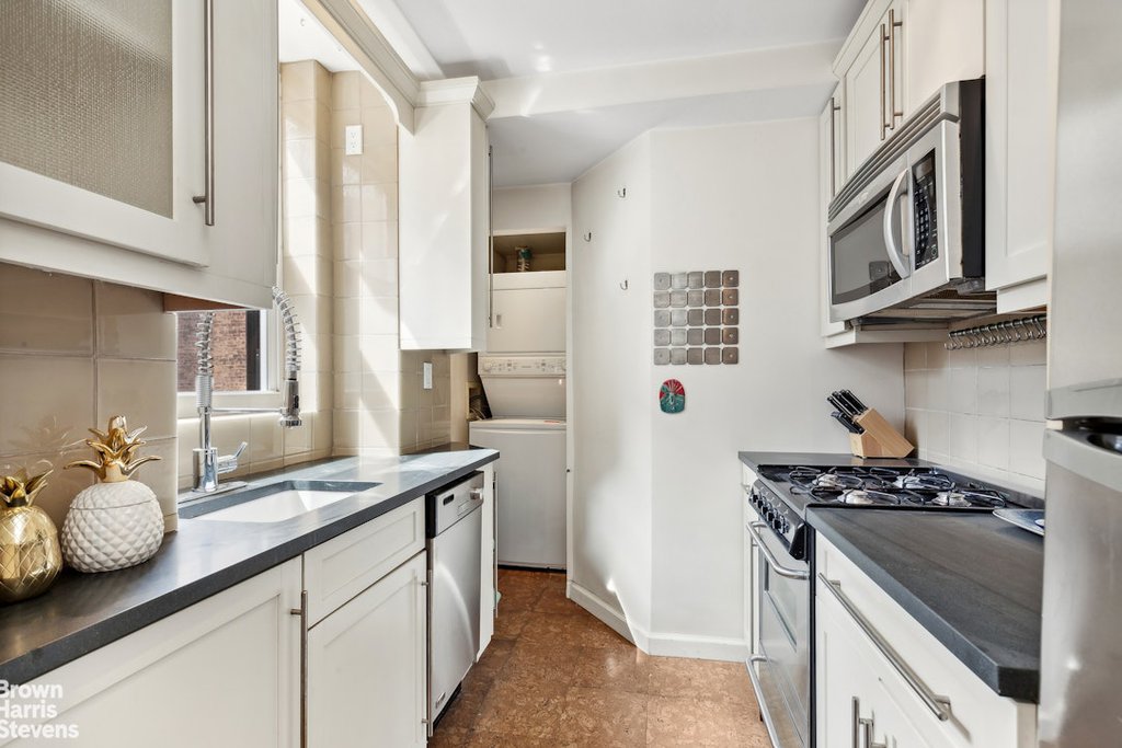 111 East 75th Street, Unit 9A photo 5