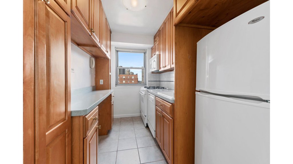 230 Jay Street, Unit 17F photo 4