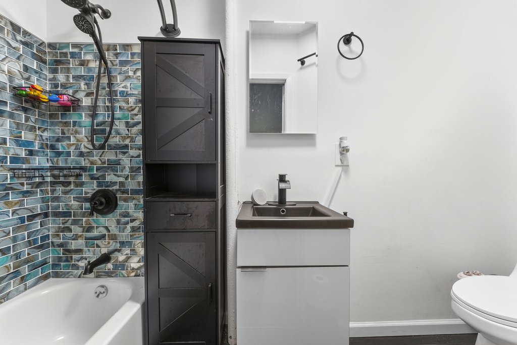 424 East 115th Street, Unit 3D photo 6