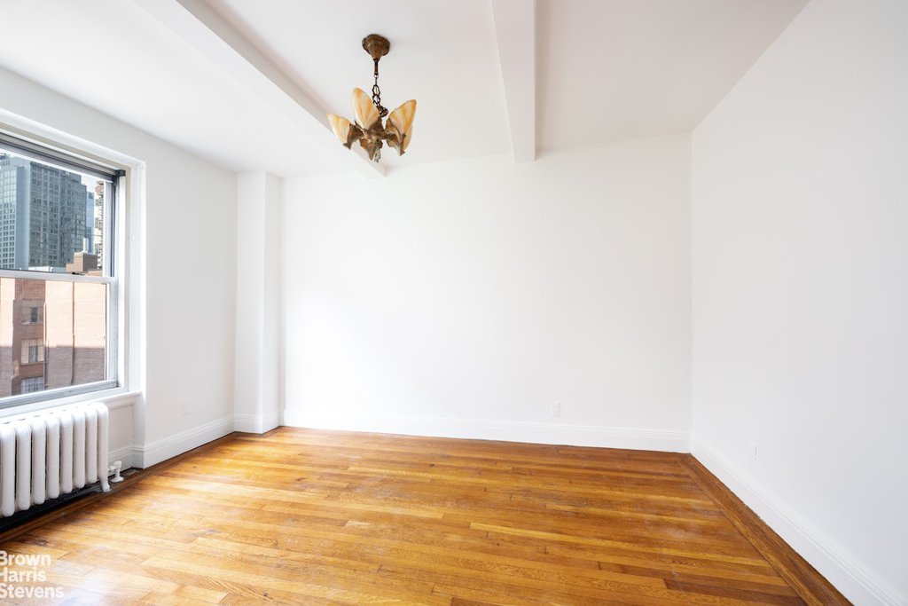 325 West 45th Street, Unit 601 photo 8