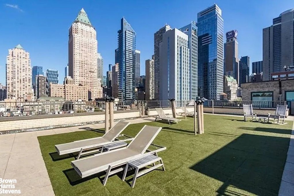 325 West 45th Street, Unit 601 photo 10