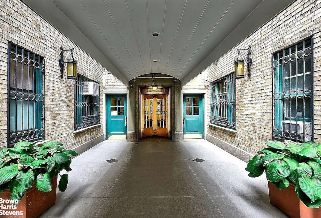 325 West 45th Street, Unit 601 photo 11