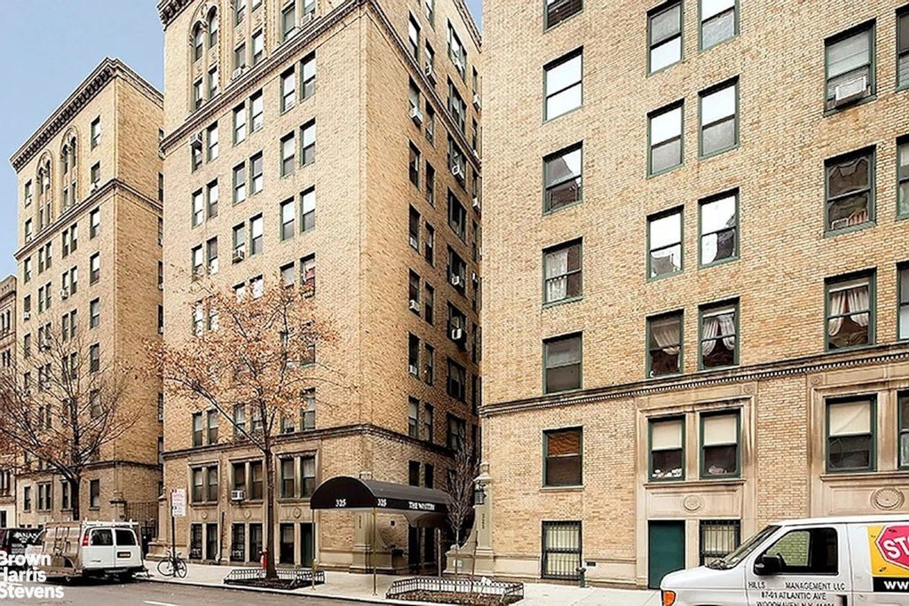 325 West 45th Street, Unit 601 photo 13
