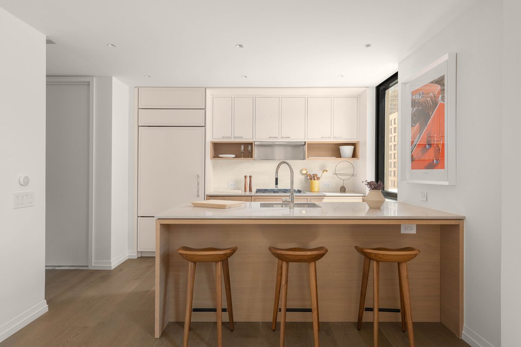 250 West 96th Street, Unit 12F photo 2