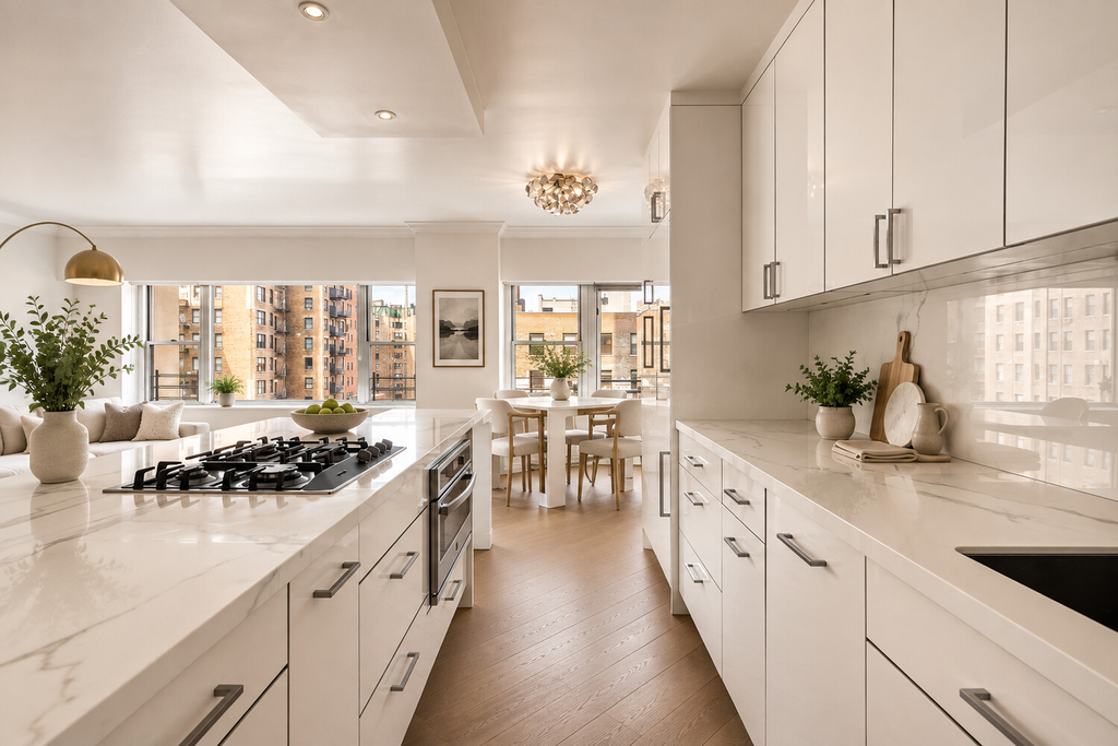 118 East 60th Street, Unit 11C photo 2