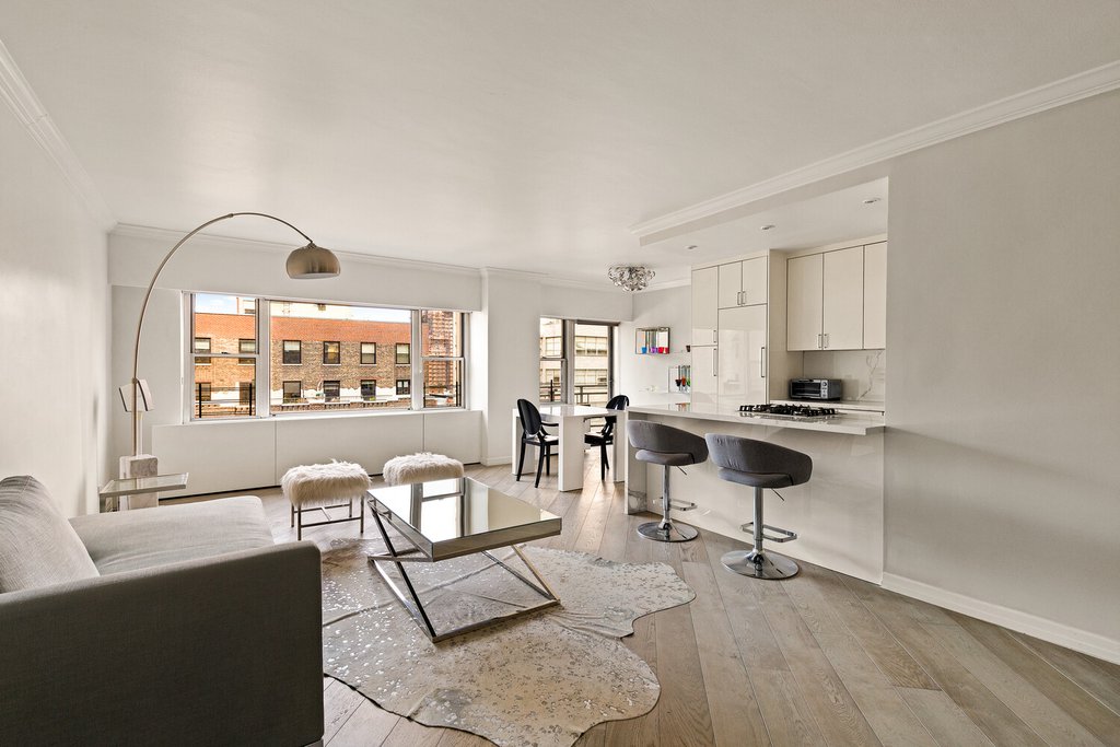 118 East 60th Street, Unit 11C photo 9