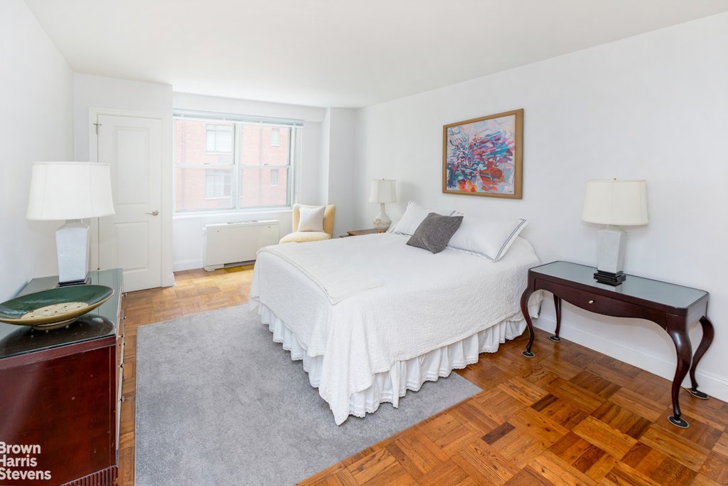 55 East 87th Street, Unit 4M photo 4