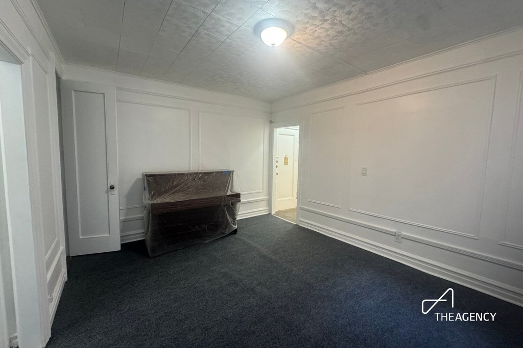 825 Walton Avenue, Unit 1C photo 2