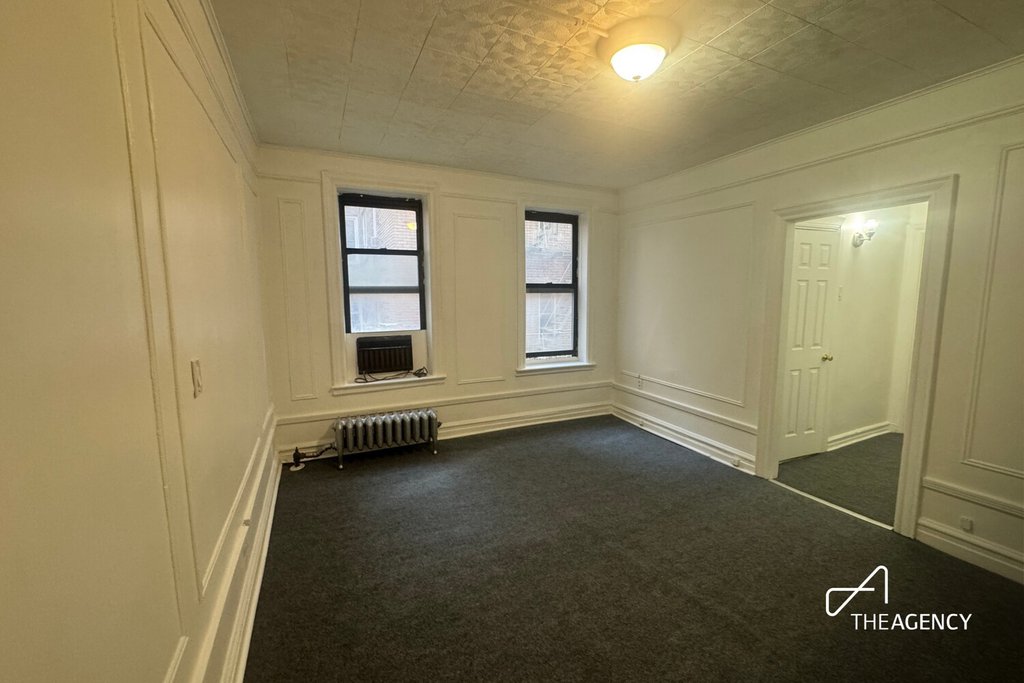 825 Walton Avenue, Unit 1C photo 3