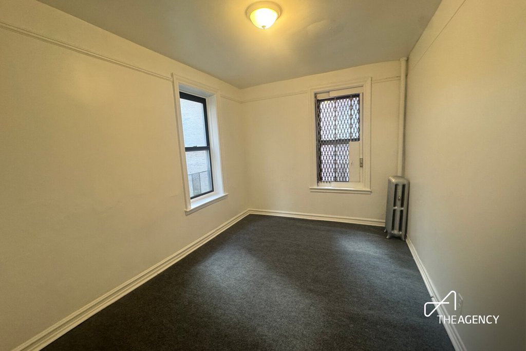 825 Walton Avenue, Unit 1C photo 5