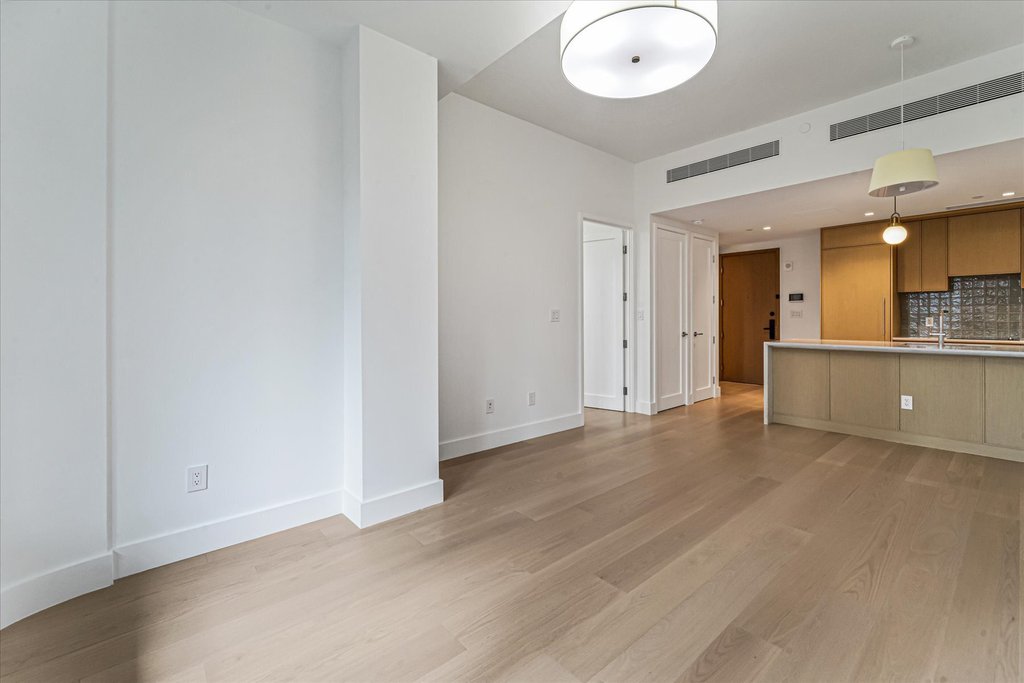 24-01 Queens Plaza North, Unit 504 photo 3