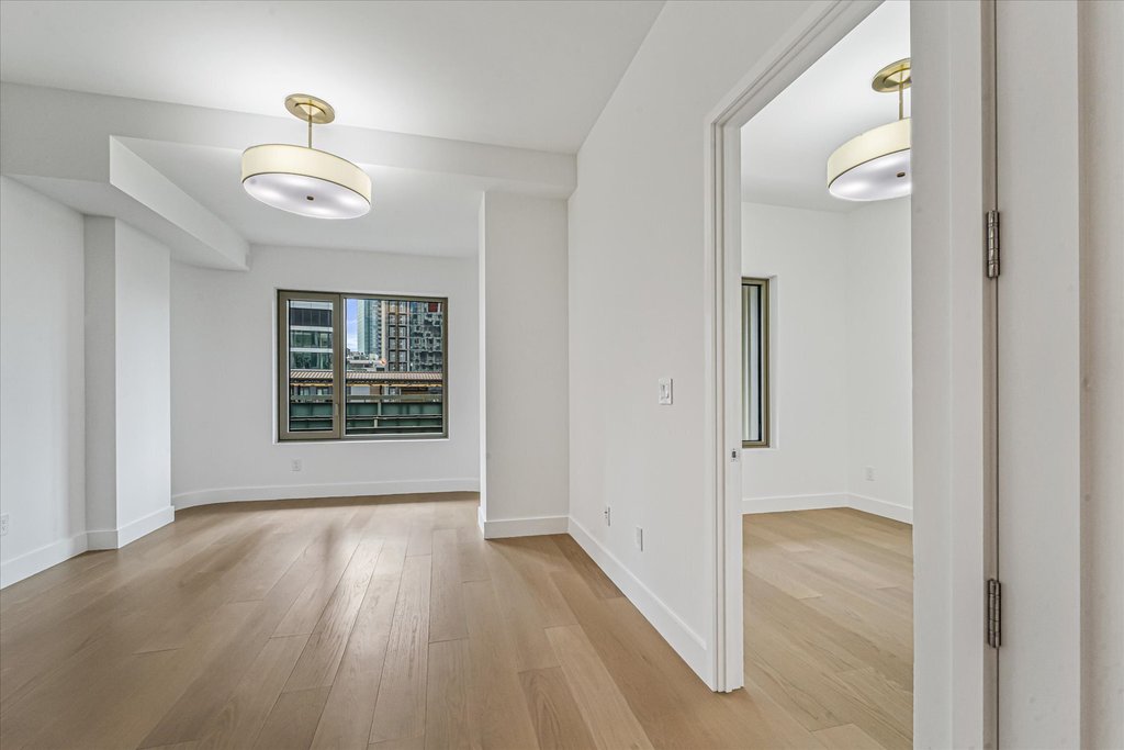 24-01 Queens Plaza North, Unit 504 photo 6