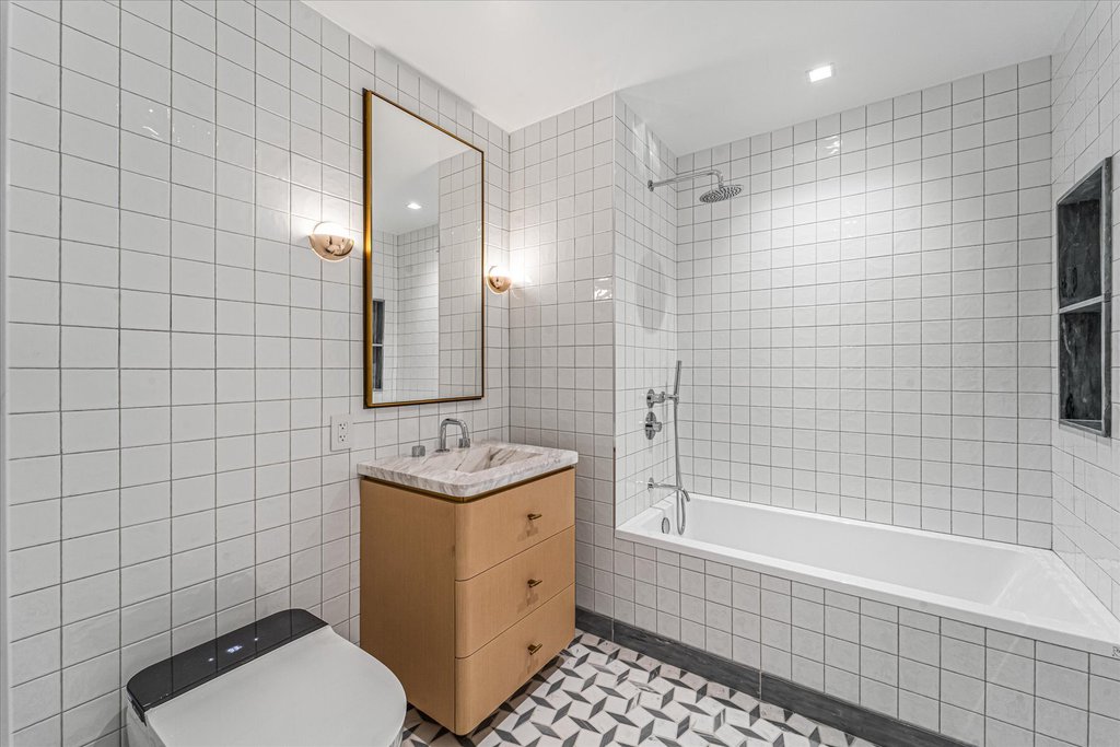 24-01 Queens Plaza North, Unit 504 photo 11