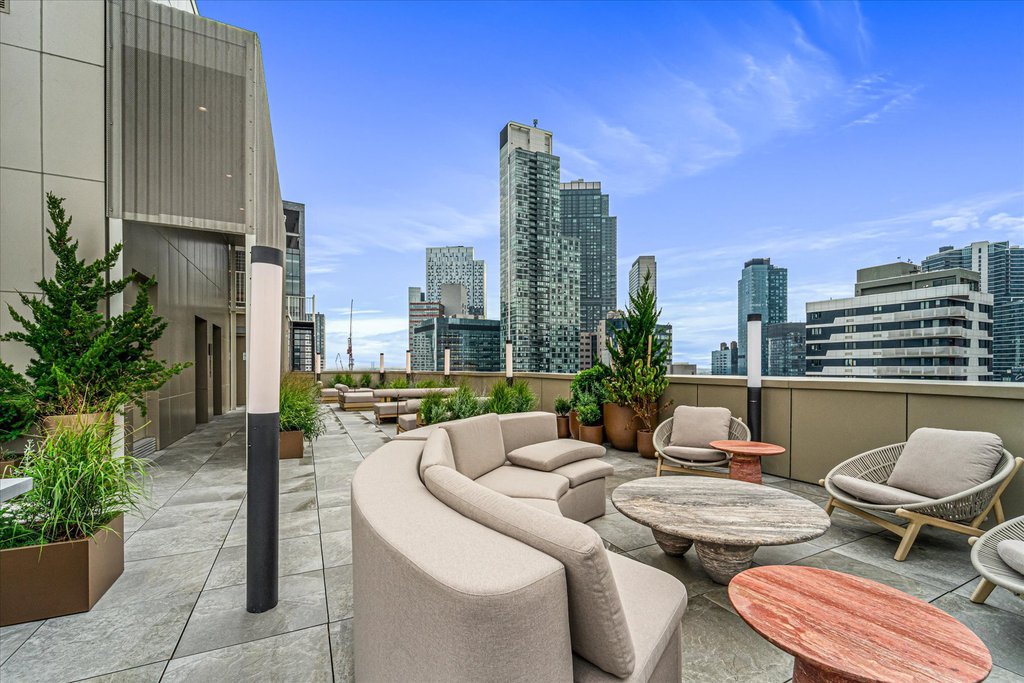24-01 Queens Plaza North, Unit 504 photo 18