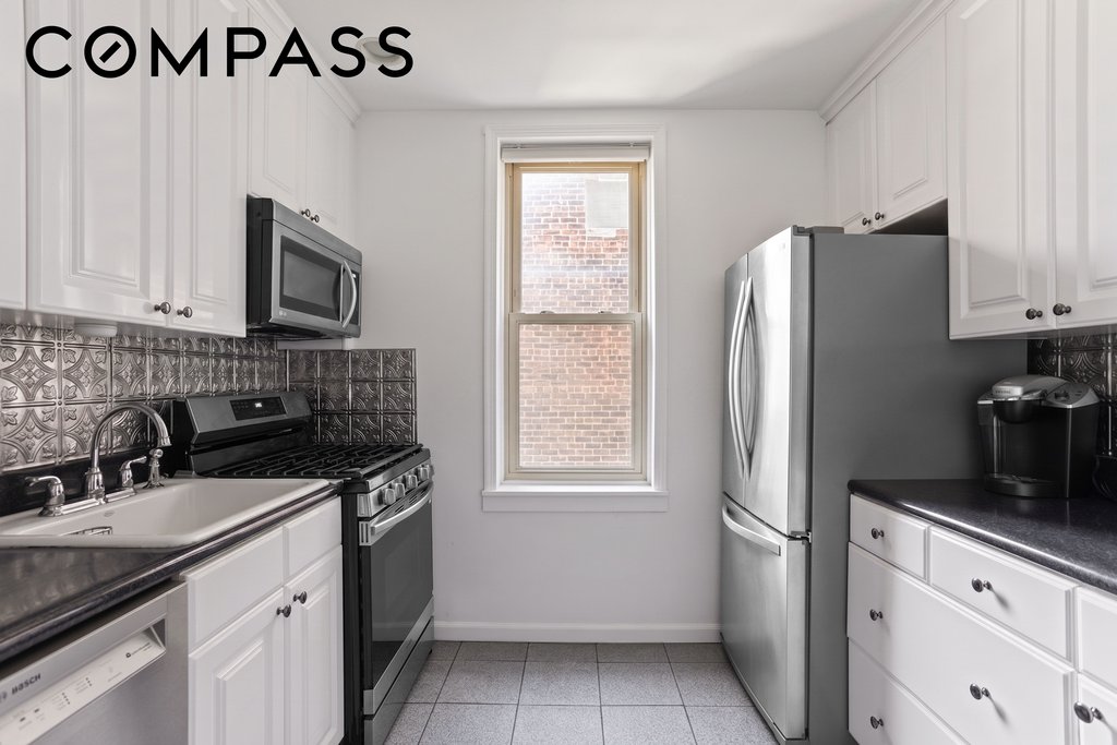 43-10 48th Avenue, Unit 5R photo 2