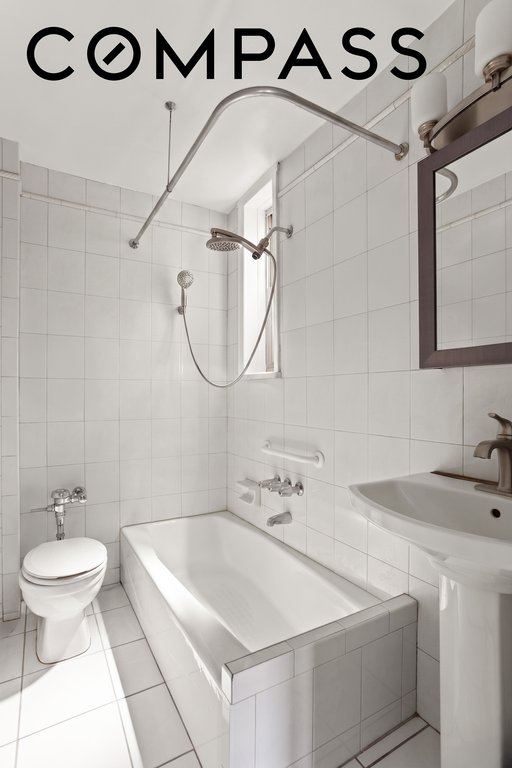 43-10 48th Avenue, Unit 5R photo 4