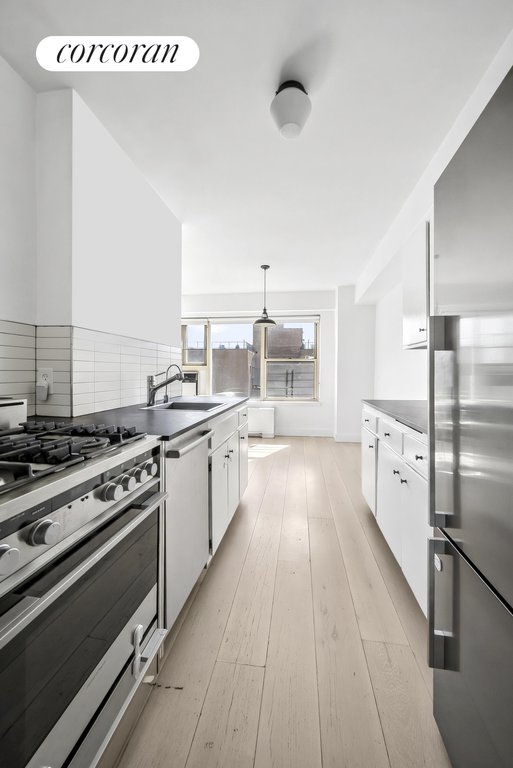 125 Ashland Place, Unit 12A photo 3