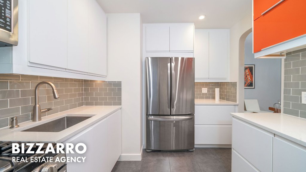 30 Bogardus Place, Unit 1F photo 2