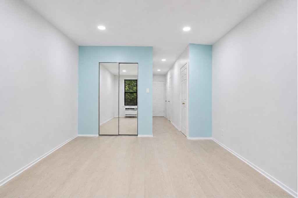 649 Second Avenue, Unit 2H photo 3