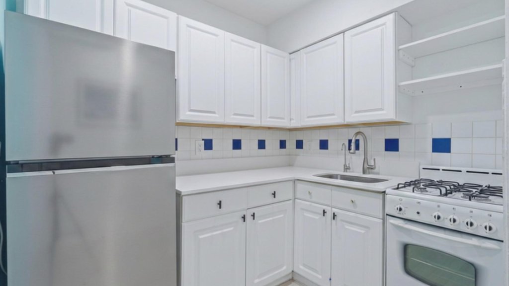 649 Second Avenue, Unit 2H photo 4
