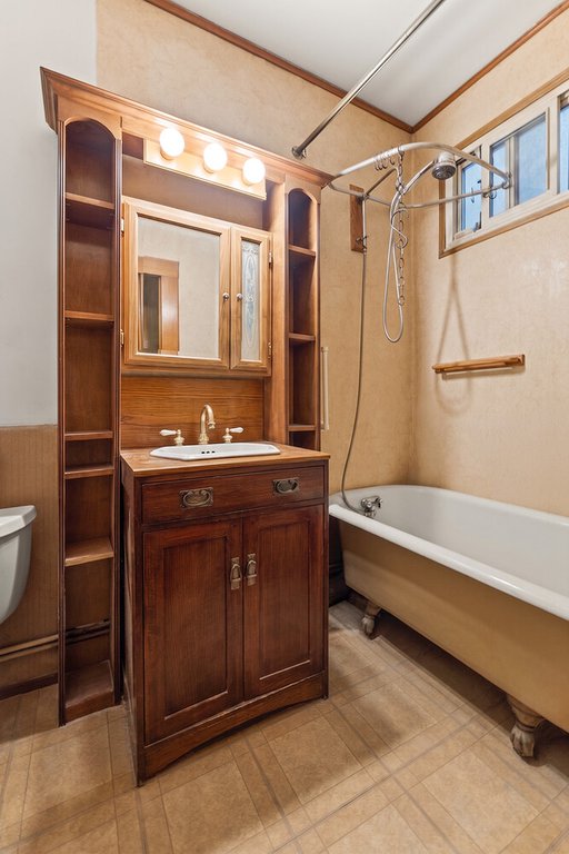 1882 Hart Street – For Sale photo 8