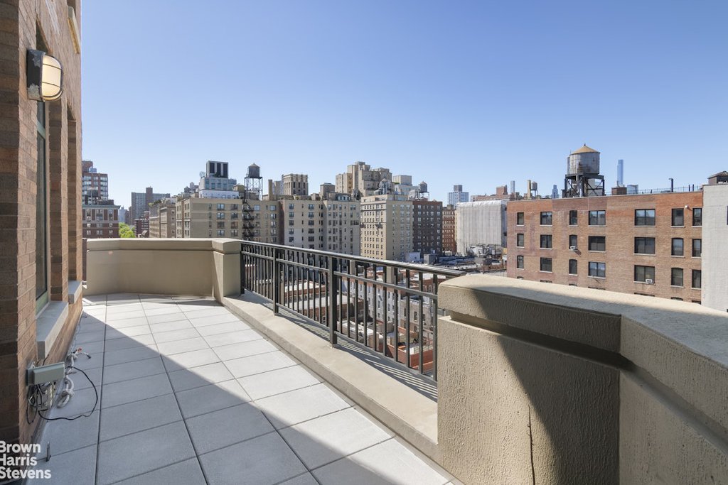 222 Riverside Drive, Unit PH1/C photo 4