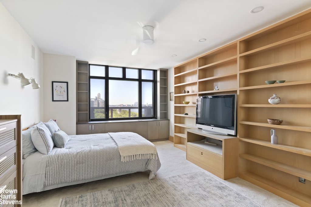 222 Riverside Drive, Unit PH1/C photo 5