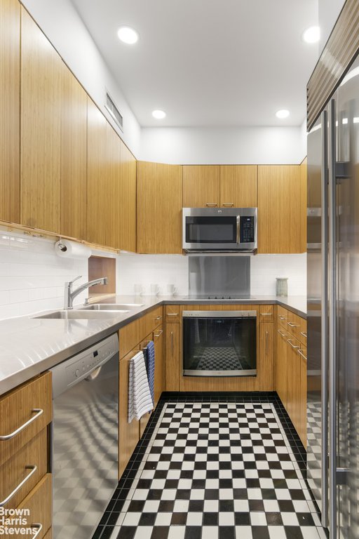 222 Riverside Drive, Unit PH1/C photo 7
