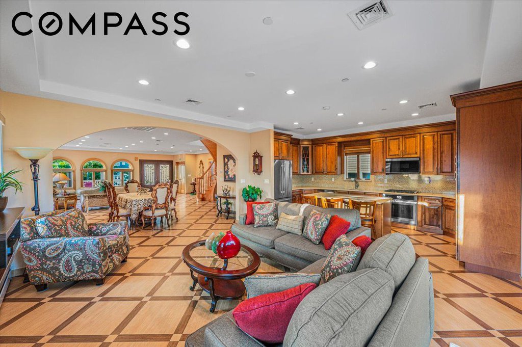 1021 Bayside Avenue, Unit 1 photo 10